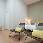 Triana 103 Rooms & Suites
